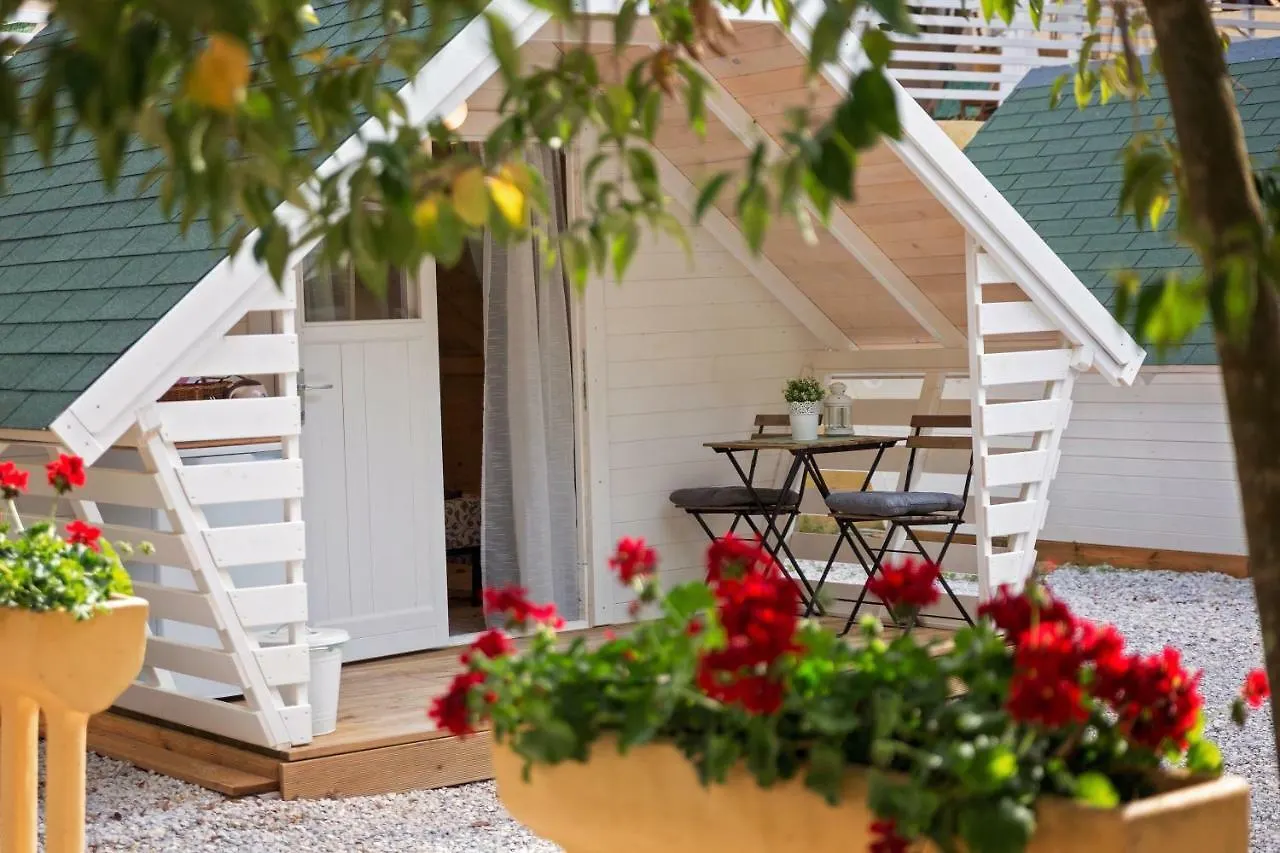 **** Üdülőpark Camping Resort Tina Vrsar Horvátország